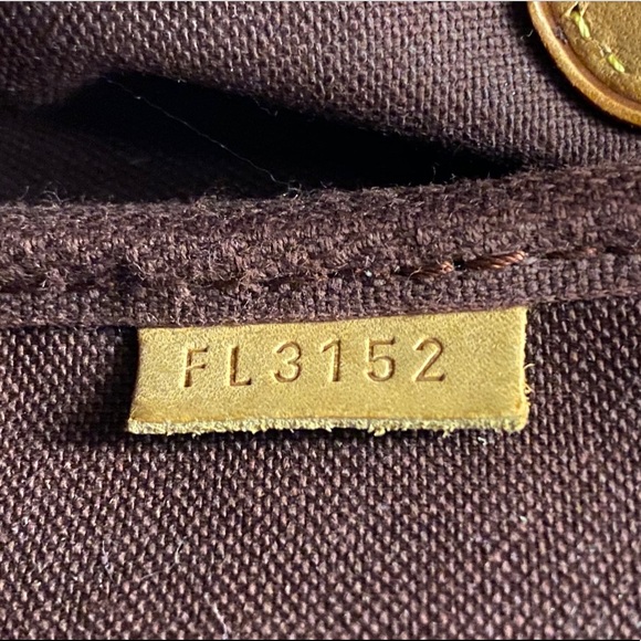 ⛔️SOLD⛔️ Favorite MM Monogram Crossbody (FL3152) - Picture 10 of 16